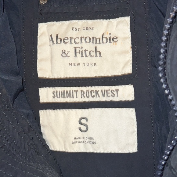 Abercrombie puffer vest - Picture 2 of 2